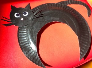Make a Black Cat from a paper plate 